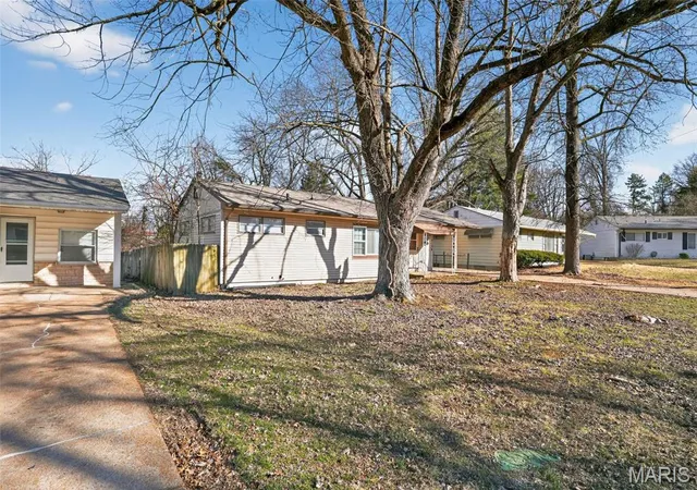 Photo 3 of Single family home for sale at 10108 Jett Dr, Saint Louis, MO 63136 | MLS# MIS26012817 | Listing updated on 2026-09-11