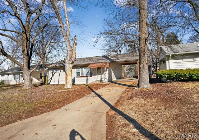 Photo 3 of Single family home for sale at 10108 Jett Dr, Saint Louis, MO 63136 | MLS# MIS26012817 | Listing updated on 2026-09-11