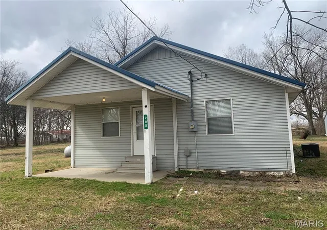 Photo 1 of Sale Pending at 205 N Maple St, Bragg City, MO 63827 | MLS# MIS26012910 | Listing updated on 2026-09-14