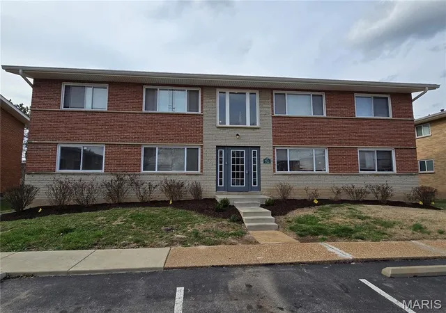 Photo 1 of Multi family home for sale at 2 Bruce Dr, Florissant, MO 63031 | MLS# MIS26013467 | Listing updated on 2026-09-11