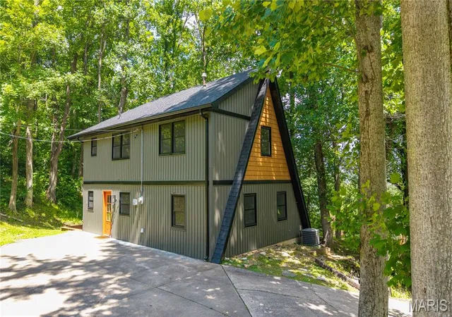 Photo 1 of Sale Pending at 3000 Haertling Ln, Cape Girardeau, MO 63701 | MLS# MIS26014072 | Listing updated on 2026-09-14