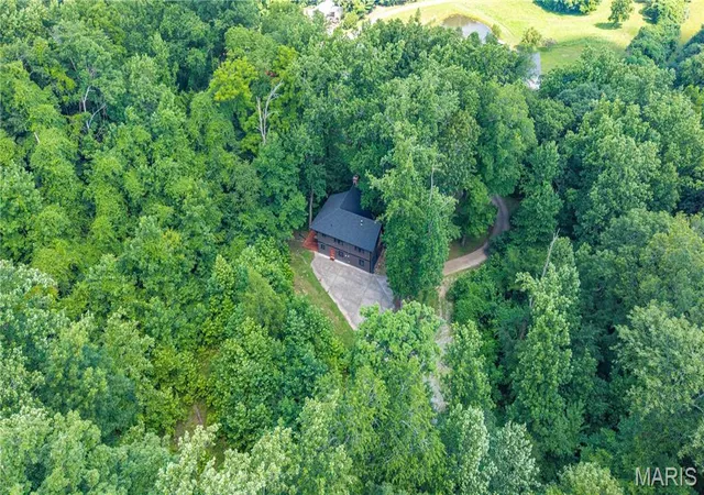 Photo 4 of Sale Pending at 3000 Haertling Ln, Cape Girardeau, MO 63701 | MLS# MIS26014072 | Listing updated on 2026-09-14