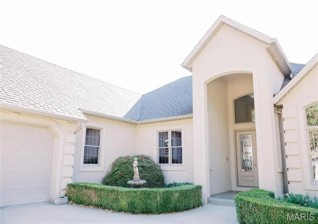 Photo 2 of Sale Pending at 1602 Woodson Dr, Owensville, MO 65066 | MLS# MIS26014114 | Listing updated on 2026-09-30