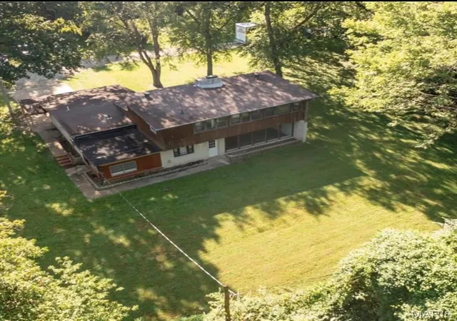 Photo 2 of Sale Pending at 12215 Spanish Blvd, St Louis, MO 63138 | MLS# MIS26014457 | Listing updated on 2026-10-04