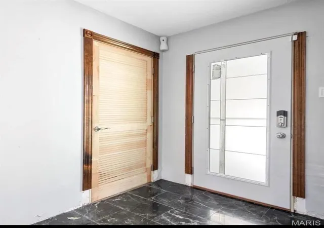 Photo 4 of Sale Pending at 12215 Spanish Blvd, St Louis, MO 63138 | MLS# MIS26014457 | Listing updated on 2026-10-04