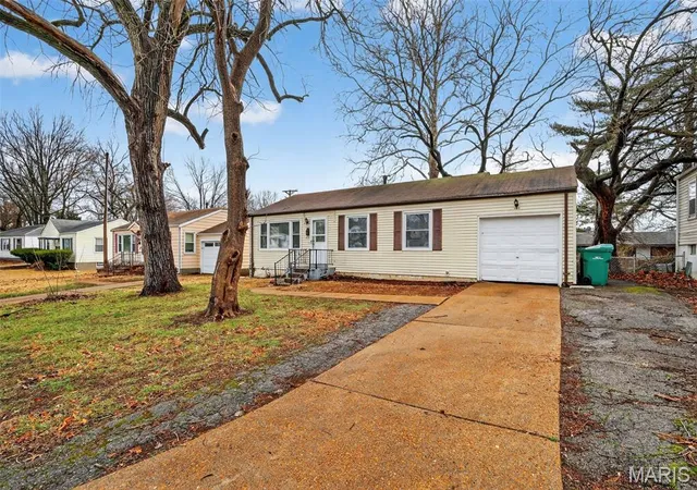 Photo 1 of Single family home for sale at 1128 Grenshaw Dr, Saint Louis, MO 63137 | MLS# MIS26014521 | Listing updated on 2026-09-22