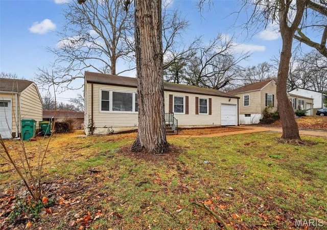 Photo 2 of Single family home for sale at 1128 Grenshaw Dr, Saint Louis, MO 63137 | MLS# MIS26014521 | Listing updated on 2026-09-22