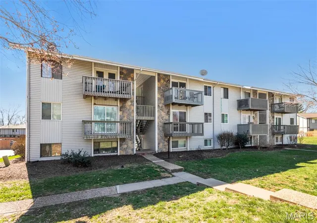 Photo 1 of Condo for sale at 113 Lemans Ct #113, Lake Saint Louis, MO 63367 | MLS# MIS26015137 | Listing updated on 2026-09-14