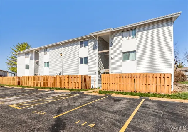 Photo 3 of Condo for sale at 113 Lemans Ct #113, Lake Saint Louis, MO 63367 | MLS# MIS26015137 | Listing updated on 2026-09-14
