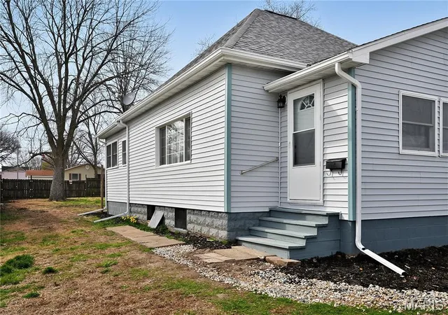 Photo 3 of Single family home for sale at 839 S Jackson St, Litchfield, IL 62056 | MLS# MIS26015235 | Listing updated on 2026-09-22