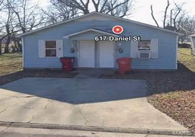 Photo 2 of Single family home for sale at 617/619 Daniel St, Sikeston, MO 63801 | MLS# MIS26015792 | Listing updated on 2026-09-15