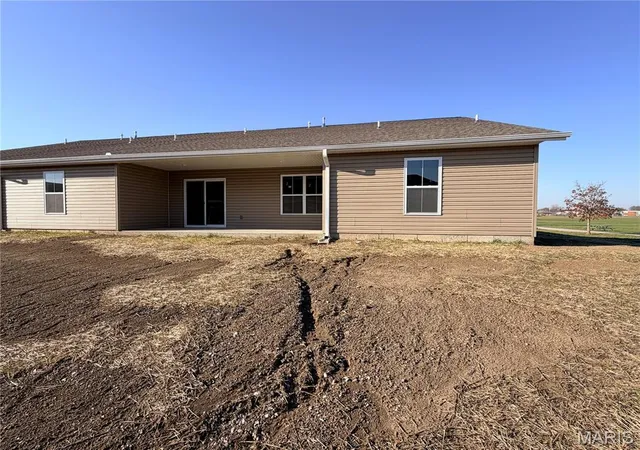 Photo 3 of Single family home for sale at 21 Sonata Ln, Troy, IL 62294 | MLS# MIS26016232 | Listing updated on 2026-09-14