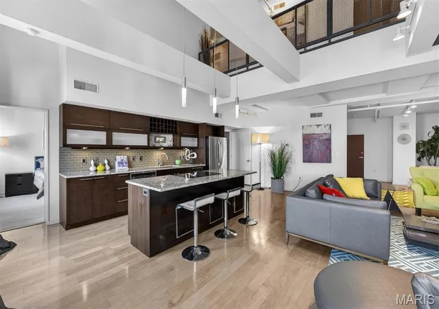 Photo 4 of Condo for sale at 915 Olive St #1605, Saint Louis, MO 63101 | MLS# MIS26019905 | Listing updated on 2026-09-11