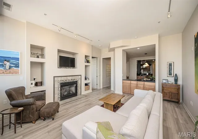 Photo 2 of Condo for sale at 400 S 14Th St #1218, Saint Louis, MO 63103 | MLS# MIS26020117 | Listing updated on 2026-10-01