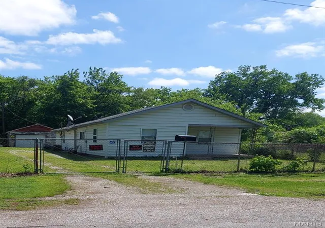 Photo 2 of Single family home for sale at 1918 N 57th St, East Saint Louis, IL 62204 | MLS# MIS26020888 | Listing updated on 2026-09-19