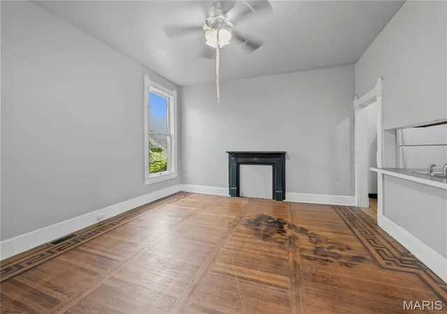 Photo 3 of Multi family home for sale at 821 Alby St, Alton, IL 62002 | MLS# MIS26021346 | Listing updated on 2026-09-15