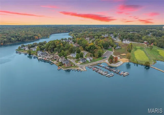 Photo 2 of Sale Pending at 10107 Greenbriar Ct, Foristell, MO 63348 | MLS# MIS26021390 | Listing updated on 2026-09-25