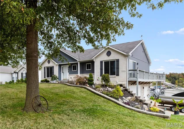 Photo 4 of Sale Pending at 10107 Greenbriar Ct, Foristell, MO 63348 | MLS# MIS26021390 | Listing updated on 2026-09-25
