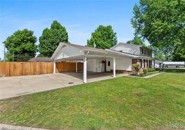 Photo 3 of Single family home for sale at 130 Saint Mark Lane, New Madrid, MO 63869 | MLS# MIS26021754 | Listing updated on 2026-09-11