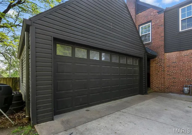 Photo 4 of Sale Pending at 812 Alta Vista Dr, Cape Girardeau, MO 63701 | MLS# MIS26022046 | Listing updated on 2026-09-15