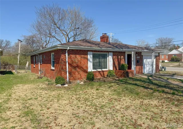 Photo 2 of Sale Pending at 6703 Etzel Ave, St Louis, MO 63130 | MLS# MIS26022179 | Listing updated on 2026-09-29
