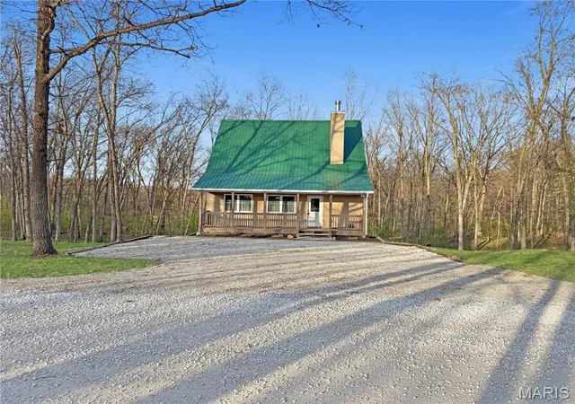 Photo 2 of Single family home for sale at 23568 Monroe Road 577, Stoutsville, MO 65283 | MLS# MIS26022198 | Listing updated on 2026-09-11