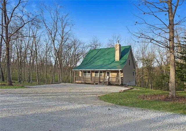 Photo 3 of Single family home for sale at 23568 Monroe Road 577, Stoutsville, MO 65283 | MLS# MIS26022198 | Listing updated on 2026-09-11