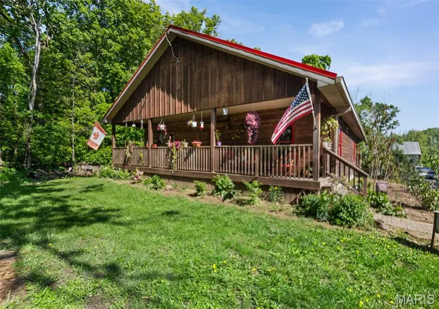 Photo 2 of Single family home for sale at 13 Algonquin Dr, Millstadt, IL 62260 | MLS# MIS26022462 | Listing updated on 2026-10-02