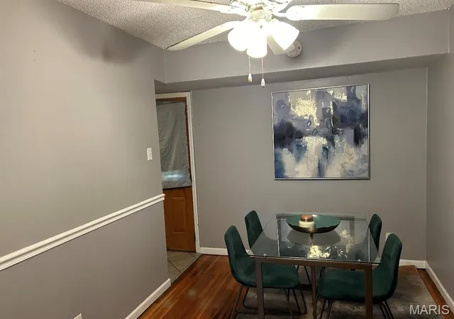 Photo 4 of Sale Pending at 10429 Renfrew Dr, Saint Louis, MO 63137 | MLS# MIS26022666 | Listing updated on 2026-09-10