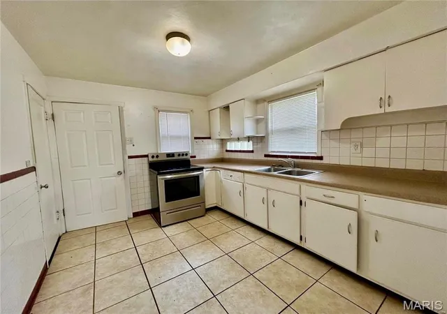 Photo 3 of Single family home for sale at 11820 Larimore Rd, Saint Louis, MO 63138 | MLS# MIS26023044 | Listing updated on 2026-10-03