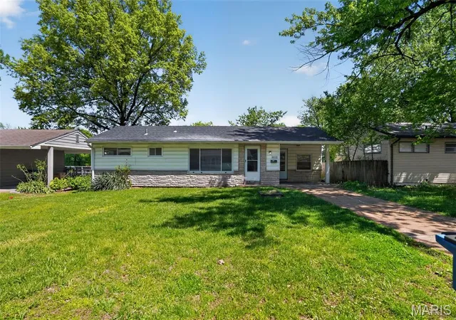 Photo 1 of Sale Pending at 10112 Jett Dr, Saint Louis, MO 63136 | MLS# MIS26023050 | Listing updated on 2026-10-01