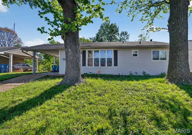 Photo 2 of Single family home for sale at 10028 Dellridge Ln, Saint Louis, MO 63136 | MLS# MIS26023140 | Listing updated on 2026-09-22