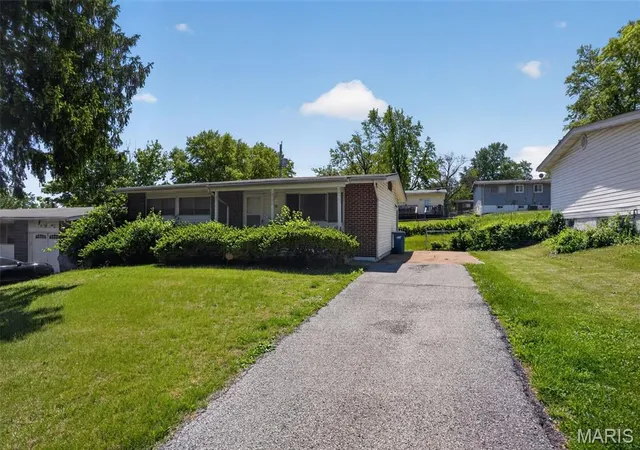Photo 1 of Single family home for sale at 1736 Keelen Dr, Saint Louis, MO 63136 | MLS# MIS26023413 | Listing updated on 2026-09-22