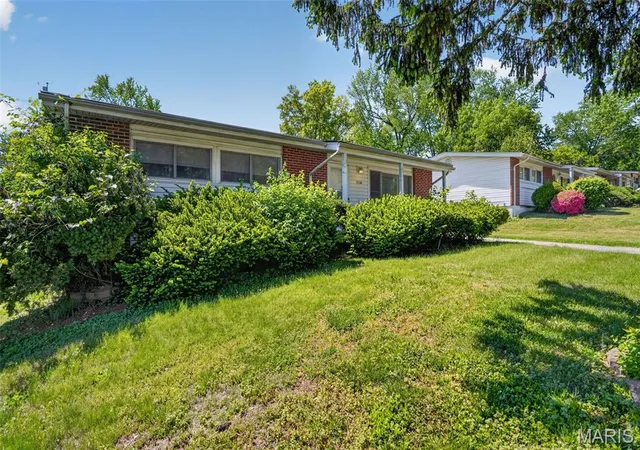 Photo 2 of Single family home for sale at 1736 Keelen Dr, Saint Louis, MO 63136 | MLS# MIS26023413 | Listing updated on 2026-09-22