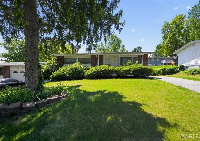 Photo 3 of Single family home for sale at 1736 Keelen Dr, Saint Louis, MO 63136 | MLS# MIS26023413 | Listing updated on 2026-09-22