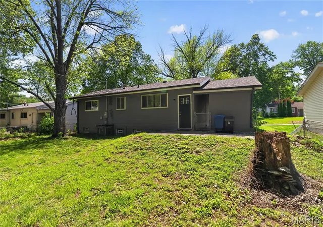 Photo 2 of Single family home for sale at 1927 Hudson Rd, Saint Louis, MO 63136 | MLS# MIS26023965 | Listing updated on 2026-09-22