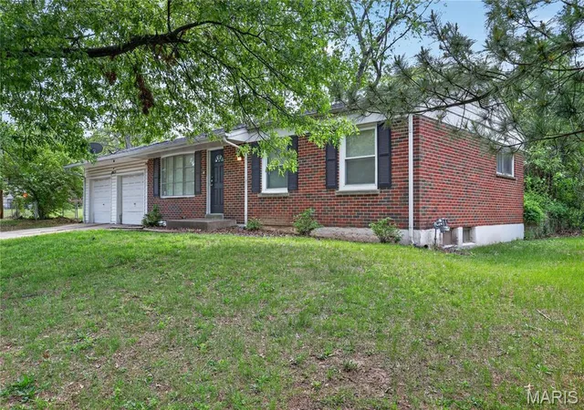 Photo 2 of Sale Pending at 10535 Trask Dr, Saint Louis, MO 63136 | MLS# MIS26024584 | Listing updated on 2026-09-22
