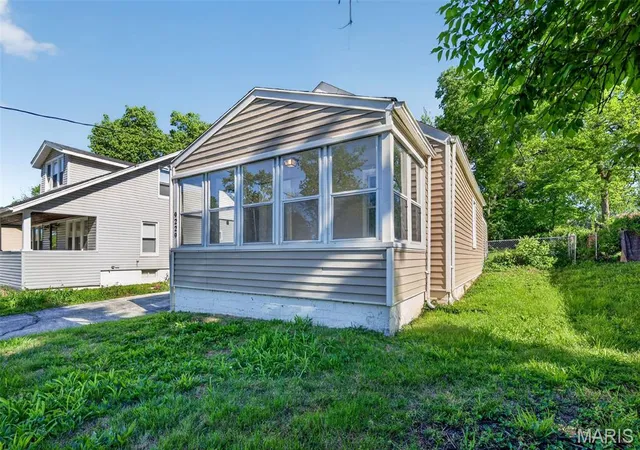 Photo 2 of Single family home for sale at 9229 Arline Ave, Saint Louis, MO 63114 | MLS# MIS26024651 | Listing updated on 2026-09-11