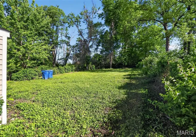 Photo 3 of Single family home for sale at 9229 Arline Ave, Saint Louis, MO 63114 | MLS# MIS26024651 | Listing updated on 2026-09-11