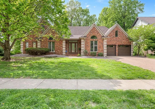 Photo 1 of Single family home for sale at 1005 Timberlake Dr, Edwardsville, IL 62025 | MLS# MIS26024888 | Listing updated on 2026-09-12