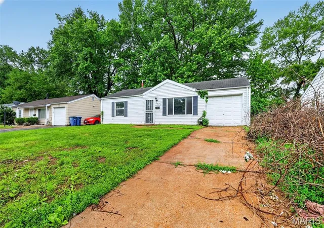 Single family home for sale at 9827 Lorna Ln, Saint Louis, MO 63136 | MLS# MIS26024955
