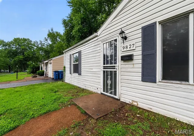 Photo 4 of Single family home for sale at 9827 Lorna Ln, Saint Louis, MO 63136 | MLS# MIS26024955 | Listing updated on 2026-09-23
