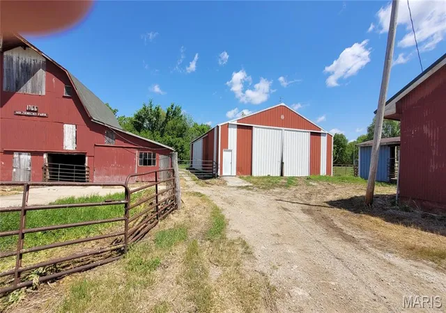 Photo 1 of Single family home for sale at 78 Frank Lane, Hillsboro, IL 62049 | MLS# MIS26024967 | Listing updated on 2026-10-08