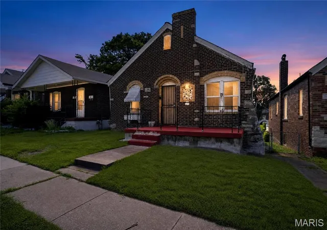 Photo 1 of Single family home for sale at 3502 West Pl, Saint Louis, MO 63121 | MLS# MIS26025096 | Listing updated on 2026-09-30