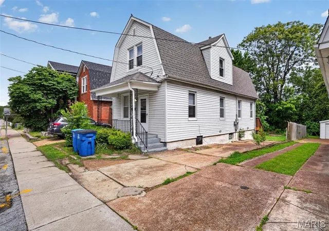 Photo 4 of Single family home for sale at 4749 Oldenburg Ave, Saint Louis, MO 63123 | MLS# MIS26025115 | Listing updated on 2026-09-23