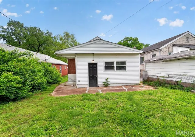 Photo 4 of Single family home for sale at 4115 Begg Blvd, Saint Louis, MO 63121 | MLS# MIS26025148 | Listing updated on 2026-09-23