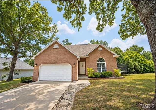Photo 1 of Single family home for sale at 113 Ridgeview Dr, Saint Robert, MO 65584 | MLS# MIS26025157 | Listing updated on 2026-09-14