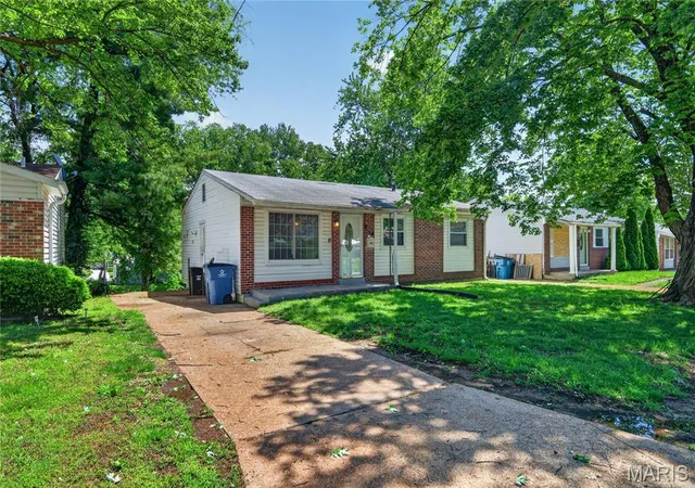 Single family home for sale at 10076 Royal Dr, St Louis, MO 63136 | MLS# MIS26026167