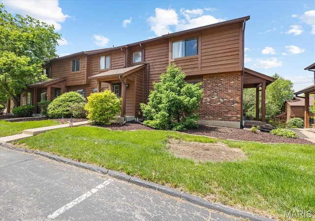 Photo 1 of Sale Pending at 228 Cedar Grove Dr #D, St Charles, MO 63304 | MLS# MIS26026182 | Listing updated on 2026-09-11