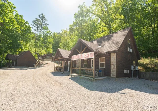 Photo 3 of Multi family home for sale at 575 Southwest St, Van Buren, MO 63965 | MLS# MIS26026254 | Listing updated on 2026-09-15